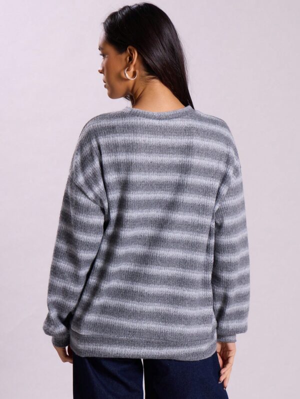 Sweater a Rayas Oversize Cuello Redondo al Estilo Y2k 90's - Image 12
