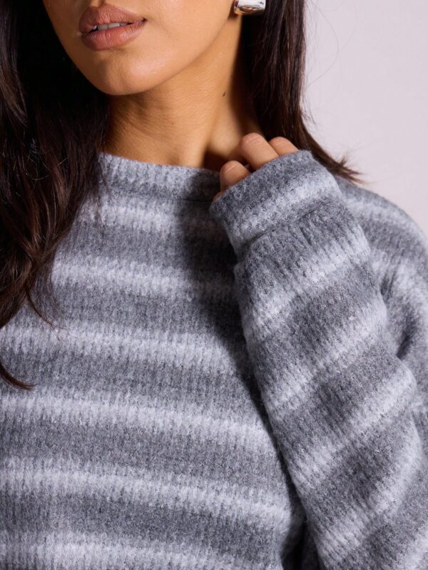 Sweater a Rayas Oversize Cuello Redondo al Estilo Y2k 90's - Image 15