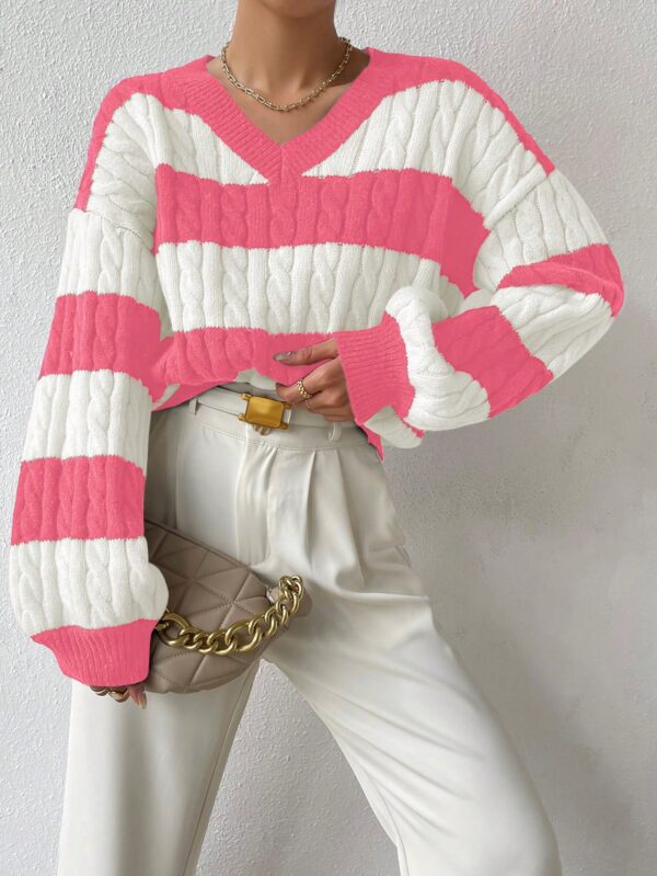 Sweater Oversize Bicolor con Cuello en V y Mangas Caídas - Image 30
