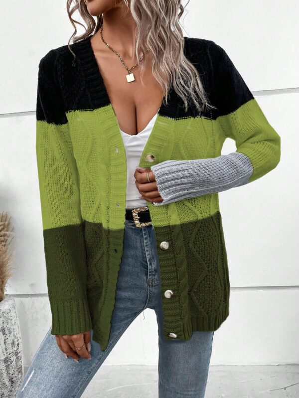 Cardigan Tejido Tricolor con Botones y Cuello en V - Image 95
