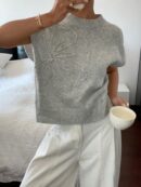 Sweater Casual Tricotado en Color Sólido con Detalles Florales