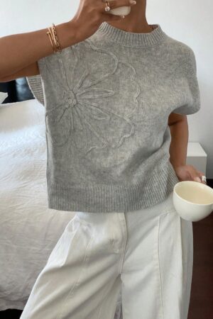 Sweater Casual Tricotado en Color Sólido con Detalles Florales