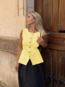 Chaleco Elegante de Botones Metálicos con Cuello Redondo