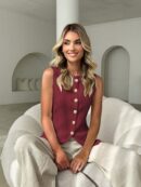 Chaleco Elegante de Botones Metálicos con Cuello Redondo