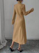 Abrigo Elegante Cuello Alto y Botones Estilo Chino