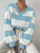 Sweater Oversize Bicolor con Cuello en V y Mangas Caídas