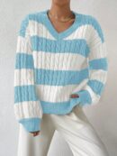 Sweater Oversize Bicolor con Cuello en V y Mangas Caídas