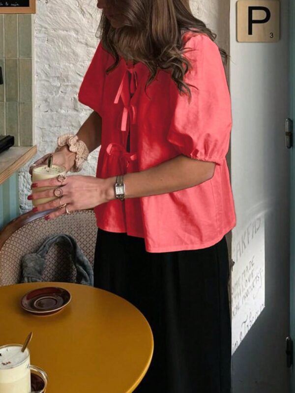 Blusa Mujer con Mangas Puff, Lazo y Peplum - Image 10