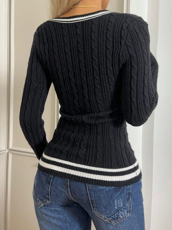 Sweater de Punto con Detalles a Rayas y Cuello en V - Image 15