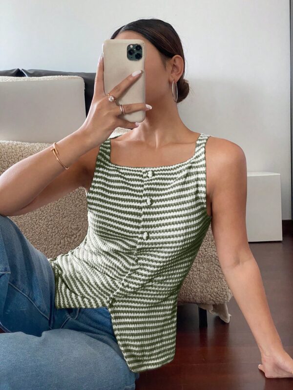 Blusa Elegante de Rayas con Botones y Abertura Frontal - Image 4
