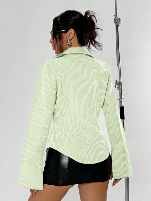 Blusa de Negocios Casual a Rayas con Botones y Manga Larga - Image 26