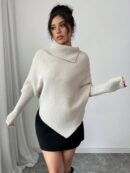Sweater Asimétrico de Cuello Alto con Manga Murciélago