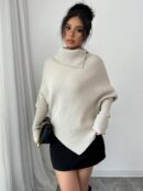 Sweater Asimétrico de Cuello Alto con Manga Murciélago