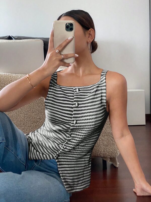 Blusa Elegante de Rayas con Botones y Abertura Frontal - Image 22