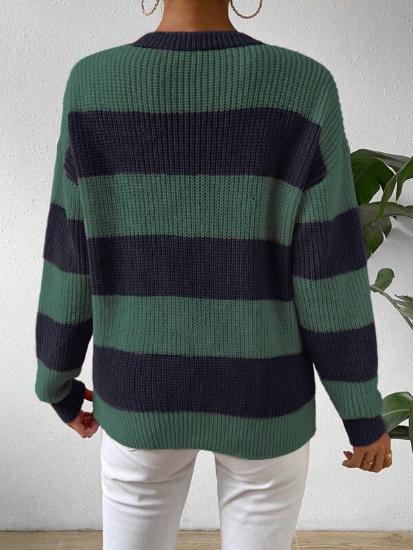 Sweater a Rayas Colorido con Hombros Caídos - Image 43