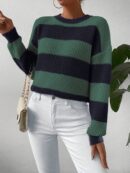 Sweater a Rayas Colorido con Hombros Caídos