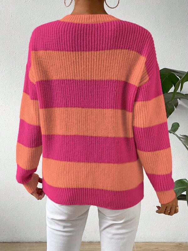 Sweater a Rayas Colorido con Hombros Caídos - Image 37