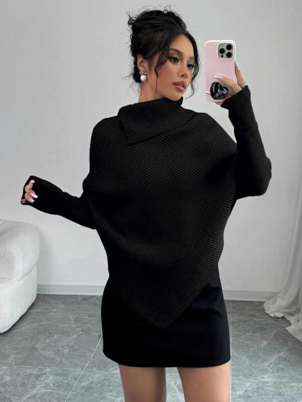 Sweater Asimétrico de Cuello Alto con Manga Murciélago - Image 15