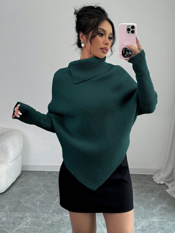 Sweater Asimétrico de Cuello Alto con Manga Murciélago - Image 45