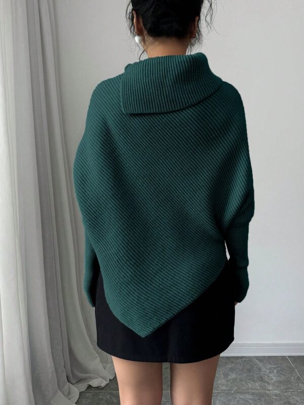 Sweater Asimétrico de Cuello Alto con Manga Murciélago - Image 46