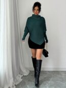 Sweater Asimétrico de Cuello Alto con Manga Murciélago