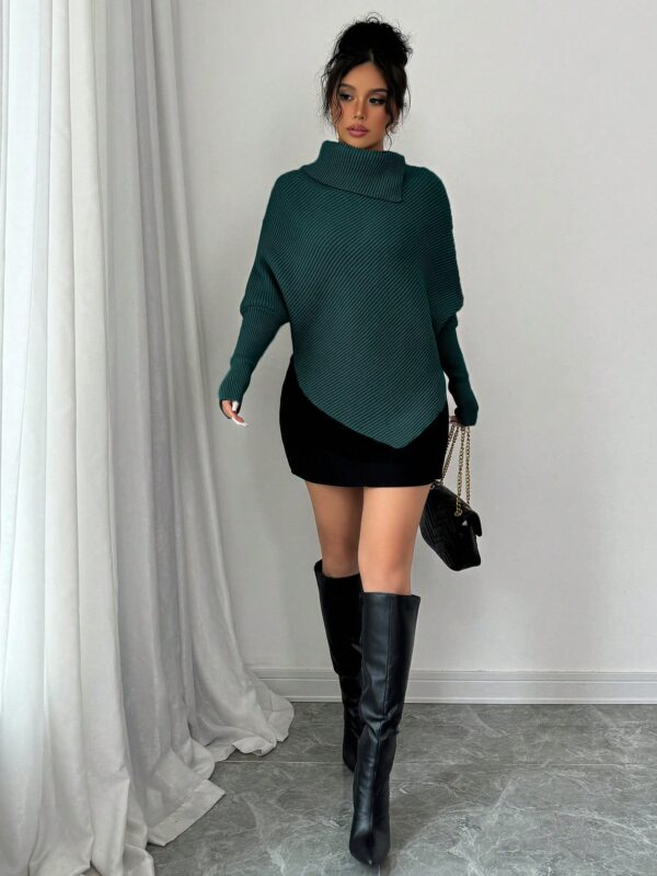 Sweater Asimétrico de Cuello Alto con Manga Murciélago - Image 49