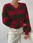 Sweater Oversize Bicolor con Cuello en V y Mangas Caídas
