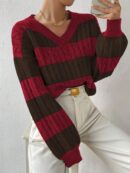 Sweater Oversize Bicolor con Cuello en V y Mangas Caídas