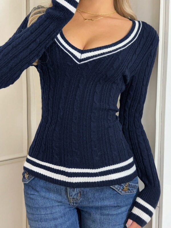 Sweater de Punto con Detalles a Rayas y Cuello en V - Image 10