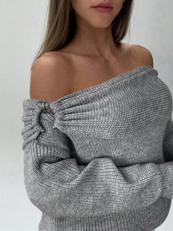 Sweater Elegante de Hombros Descubiertos con Detalle de Anillo - Image 19