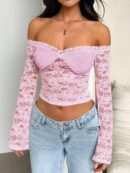 Blusa Y2K Ajustada con Hombros Descubiertos y Manga Larga de Encaje