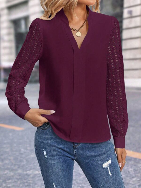 Blusa Casual con Encaje en Contraste y Escote Muesca - Image 39