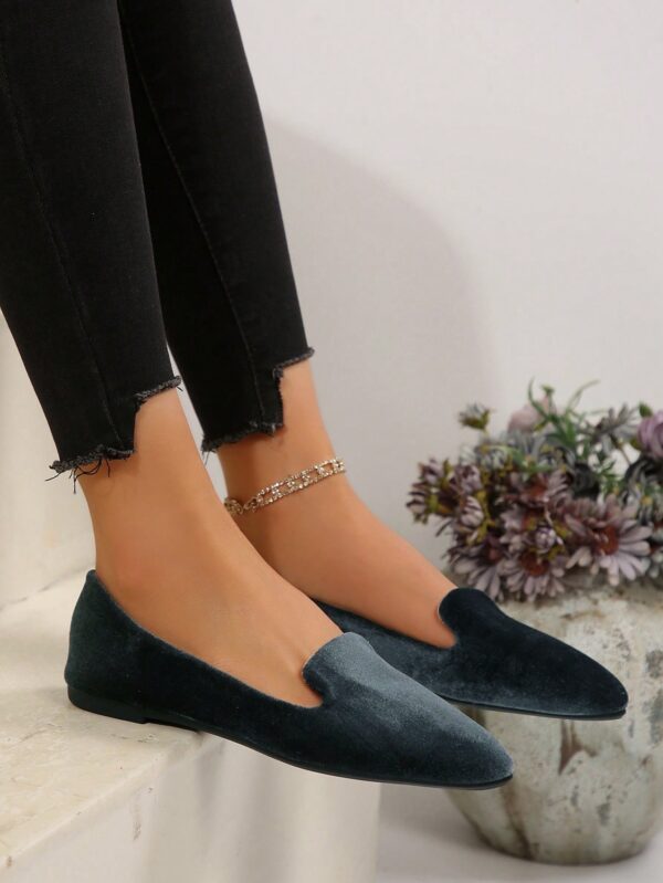Mocasines Elegantes de Gamuza Negra con Punta Afilada - Image 44