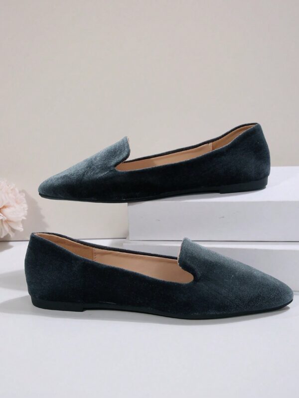 Mocasines Elegantes de Gamuza Negra con Punta Afilada - Image 48