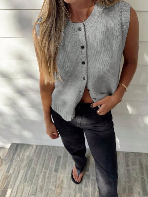 Top Casual Tejido en Punto con Botones y Cuello Redondo - Image 14