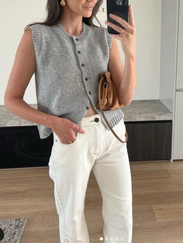Top Casual Tejido en Punto con Botones y Cuello Redondo - Image 16
