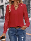 Blusa Casual con Encaje en Contraste y Escote Muesca