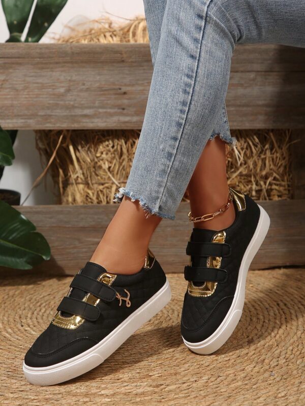 Zapatillas Deportivas Negras Antideslizantes con Cordones - Image 2