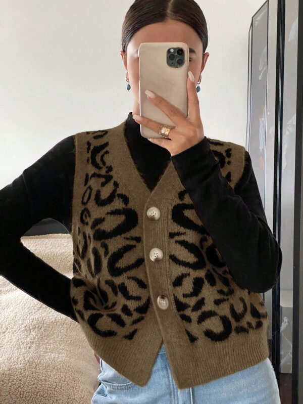 Chaleco de Punto con Estampado de Leopardo y Botones - Image 49