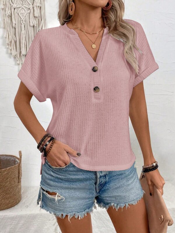 Camiseta de Verano Casual con Cuello en V y Botones Decorativos - Image 36