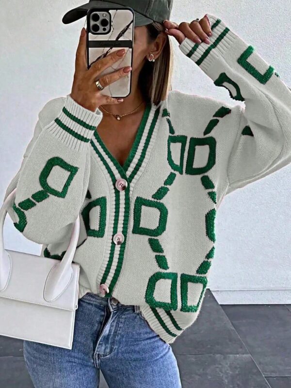 Sweater Tejido de Otoño/Invierno con Cuello en V y Botones - Image 6