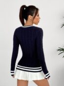 Sweater de Punto con Detalles a Rayas y Cuello en V