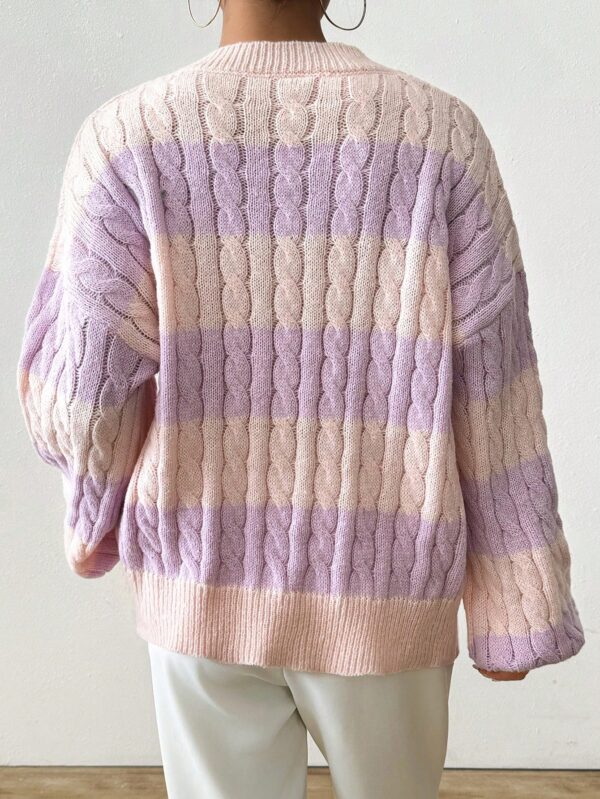 Sweater Oversize Bicolor con Cuello en V y Mangas Caídas - Image 68