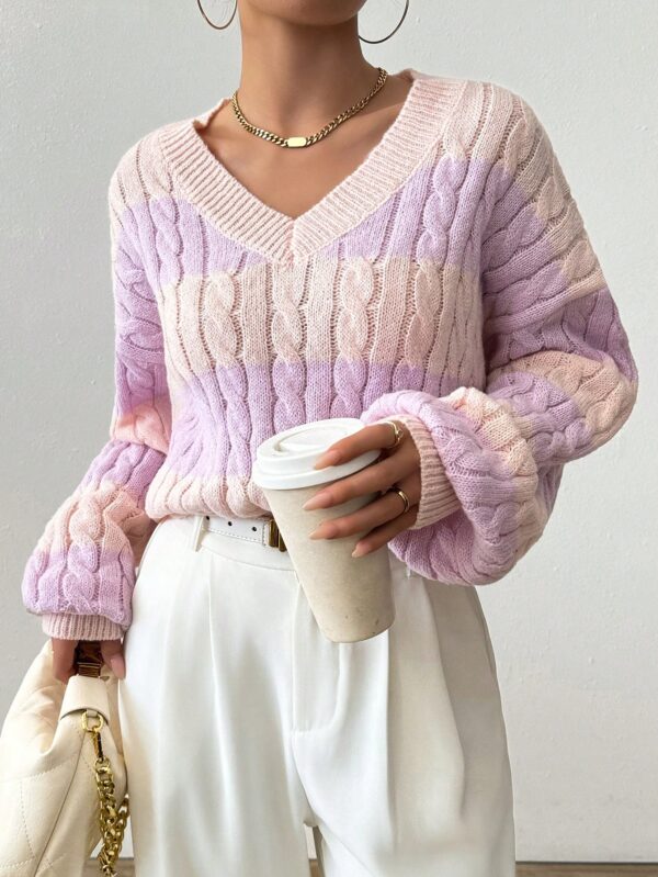 Sweater Oversize Bicolor con Cuello en V y Mangas Caídas - Image 69