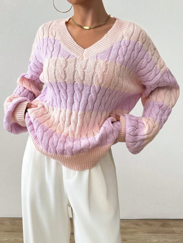 Sweater Oversize Bicolor con Cuello en V y Mangas Caídas - Image 72