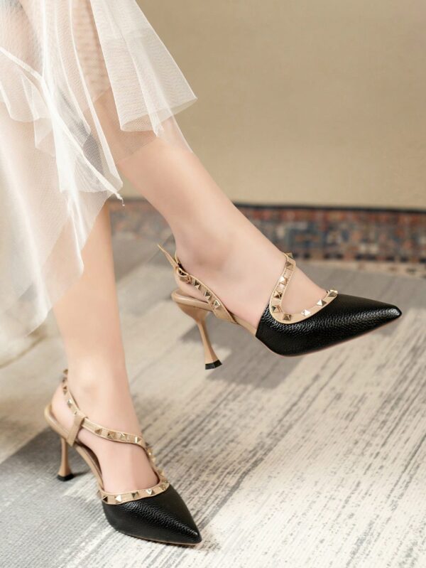 Sandalias Slingback de Taco Alto con Tachuelas y Correas Cruzadas - Image 14