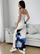 Vestido Largo Elegante con Estampado Floral y Tirantes Delgados