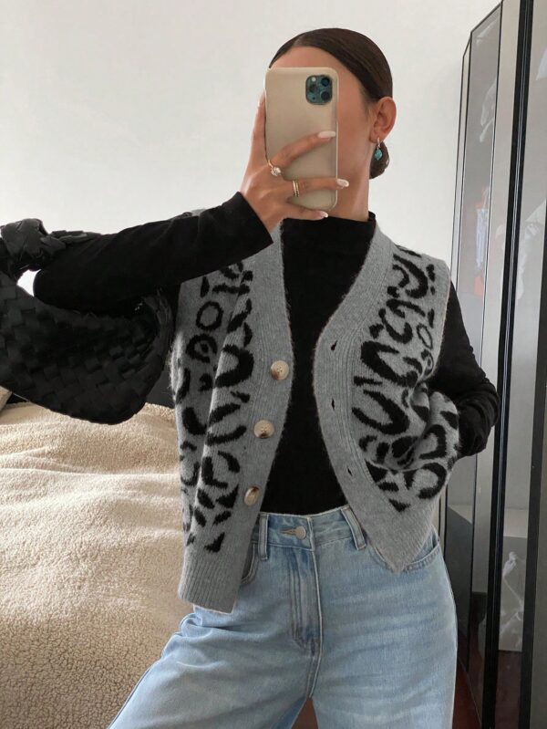Chaleco de Punto con Estampado de Leopardo y Botones - Image 65