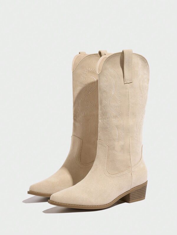 Botas de Tacón Medio con Bordados Estilo Western y Acabado Brillante - Image 3
