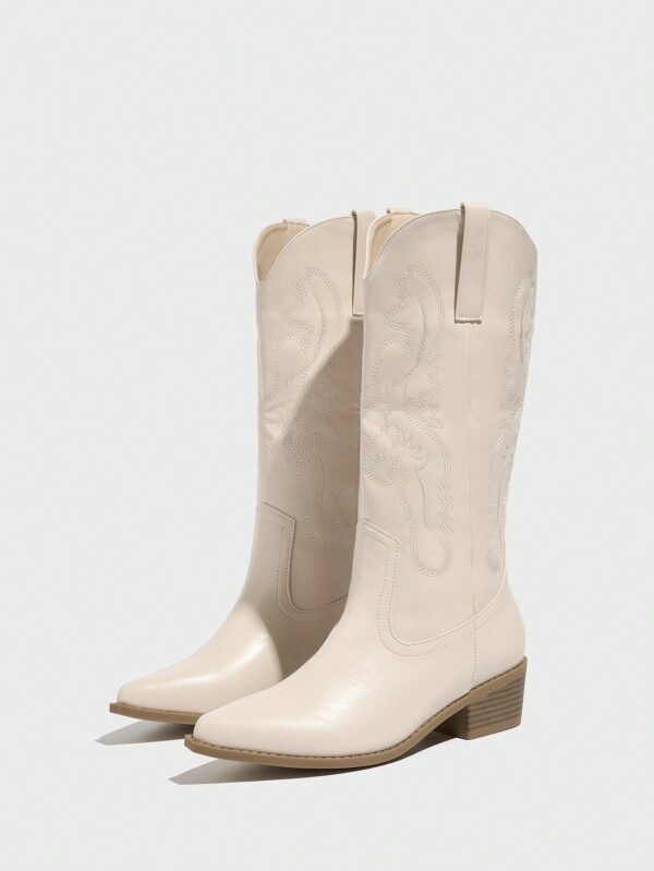 Botas de Tacón Medio con Bordados Estilo Western y Acabado Brillante - Image 13